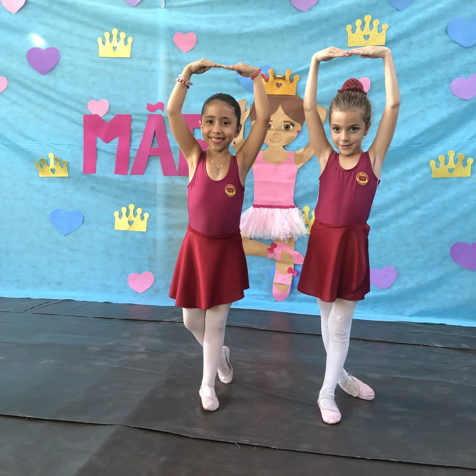 Alunas do IESV em atividade de ballet