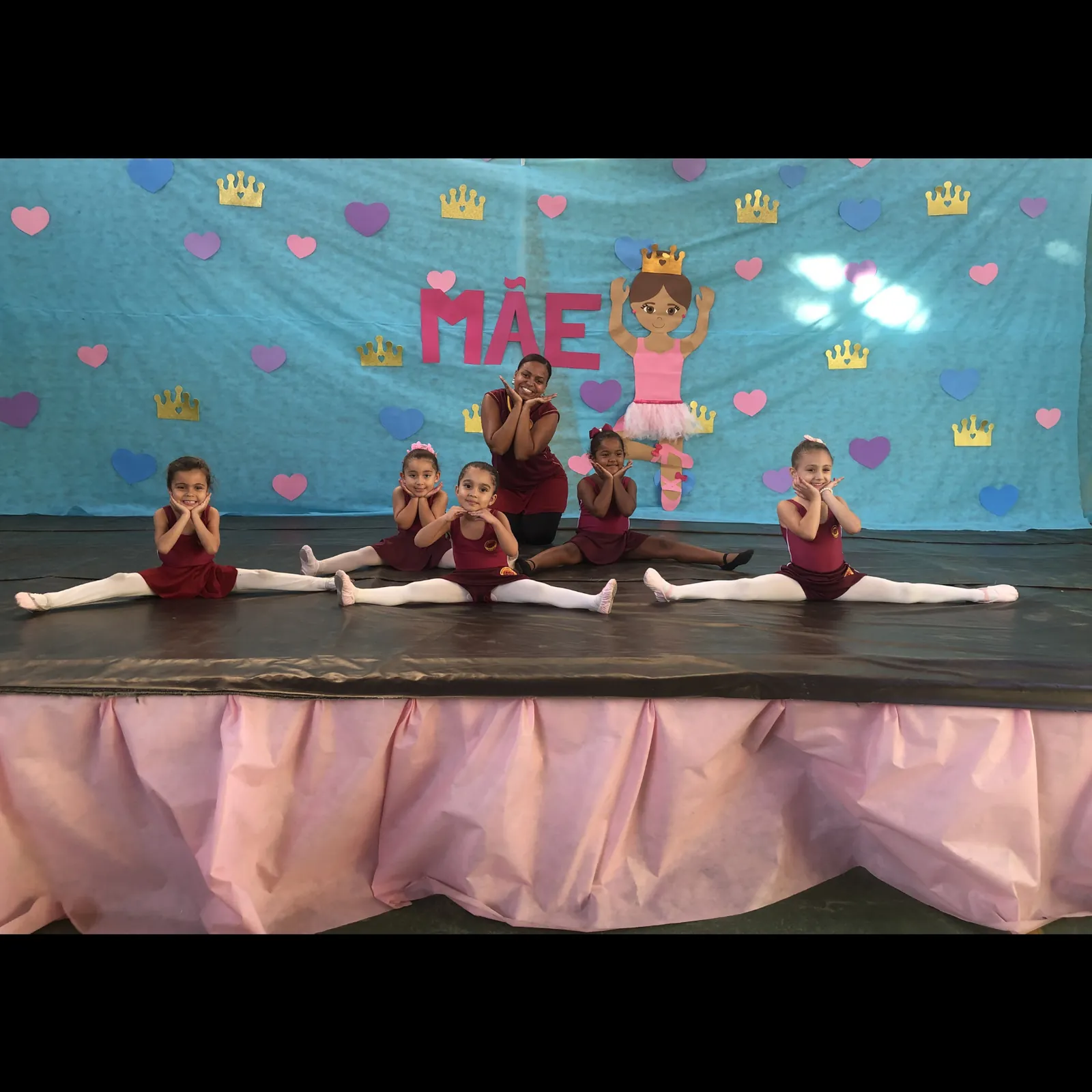 Apresentação de ballet dos alunos do IESV