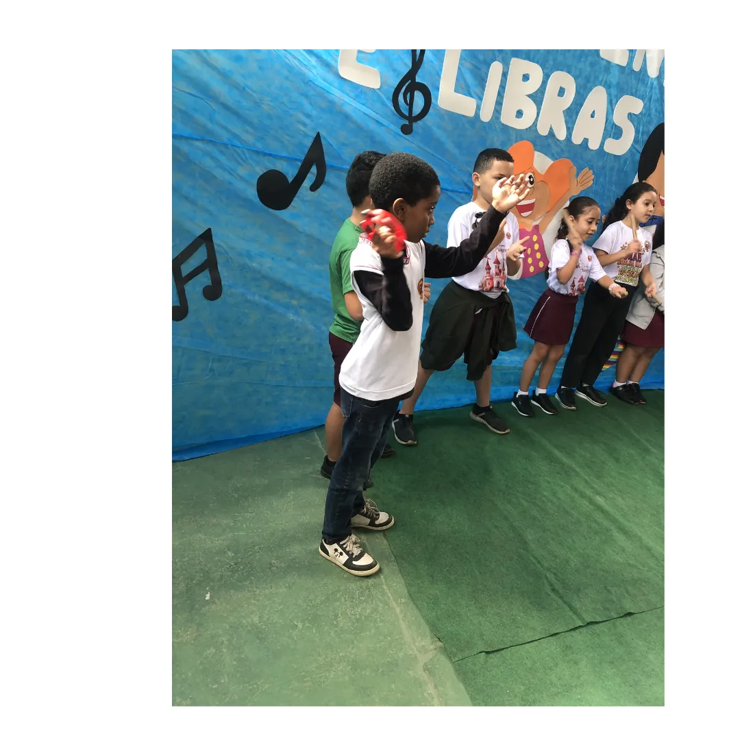 Atividade de musicalização com alunos do IESV