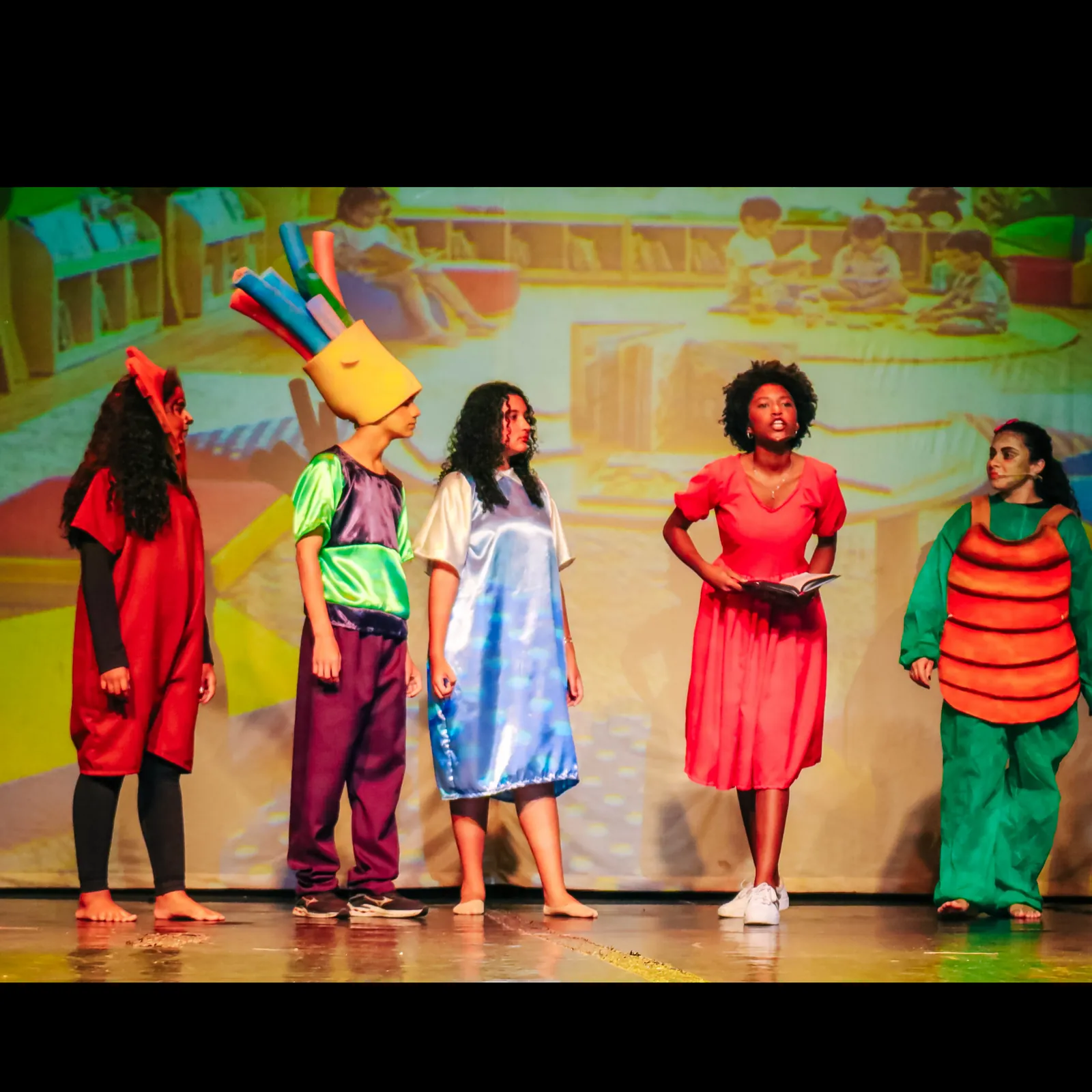 Apresentação de teatro dos alunos do IESV